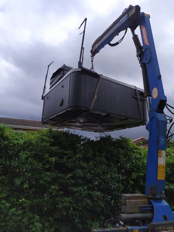 Hot Tub Transport and Relocation in Leicester